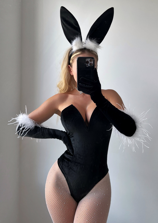 A HONEY BUNNY BLACK SEXY HALLOWEEN COSTUME